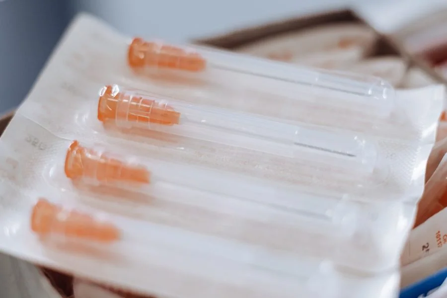 Moulded plastic components for pharma and medical applications